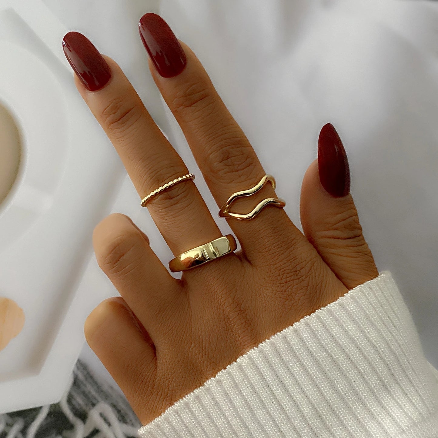 Fashion Hips Hops Jewelry Exaggerated Geometric Ring for Women Gold Plated Irregular Twist Finger Ring for Women Girls