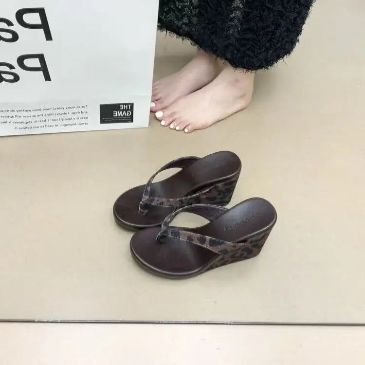 Women's Clip Toe Wedge Heel Slippers Summer Comfortable Outdoor Street Style Shoes Women's Sexy Leopard Print Slide Flip Flops