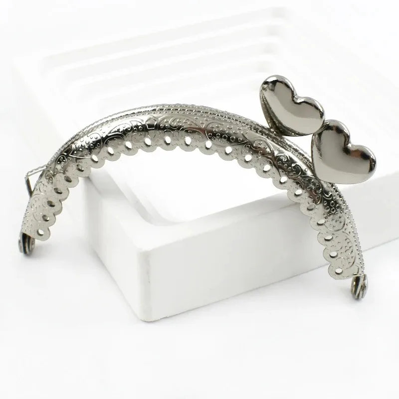 1/2/5/10Pcs 8.5cm Embossed Metal Bags Handle Purse Frame Kiss Clasp for Coin Wallet DIY Handmade Sewing Brackets Bag Accessories