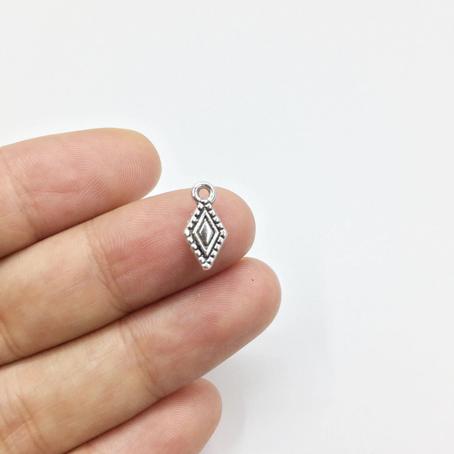 Eruifa 20pcs 6*13mm Plated Drop Zinc Alloy Charms Pendant Jewelry DIY Necklace Bracelet Earrings 2 Colors