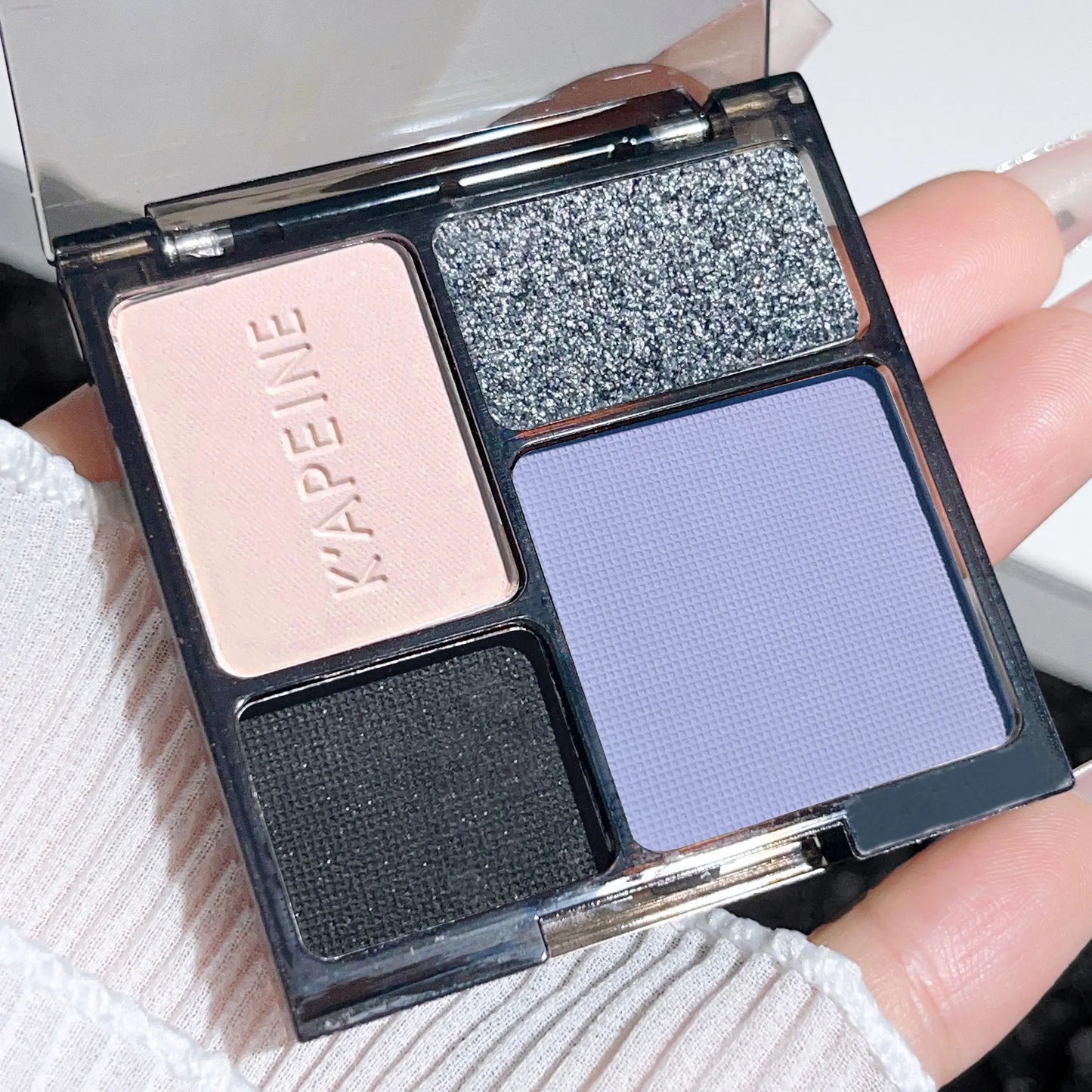 Four-color eyeshadow disc fine glitter pearlescent matte blue milk tea color mini eyeshadow student makeup