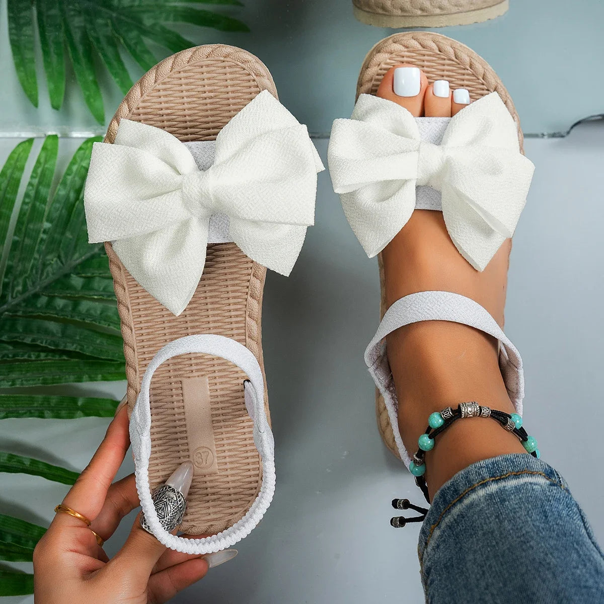 Women Sandals 2024 New Summer Lightweight Sandals Fashion Beach Casual Slippers Outdoor Bow Tie Flat Shoes Home Slides Women image