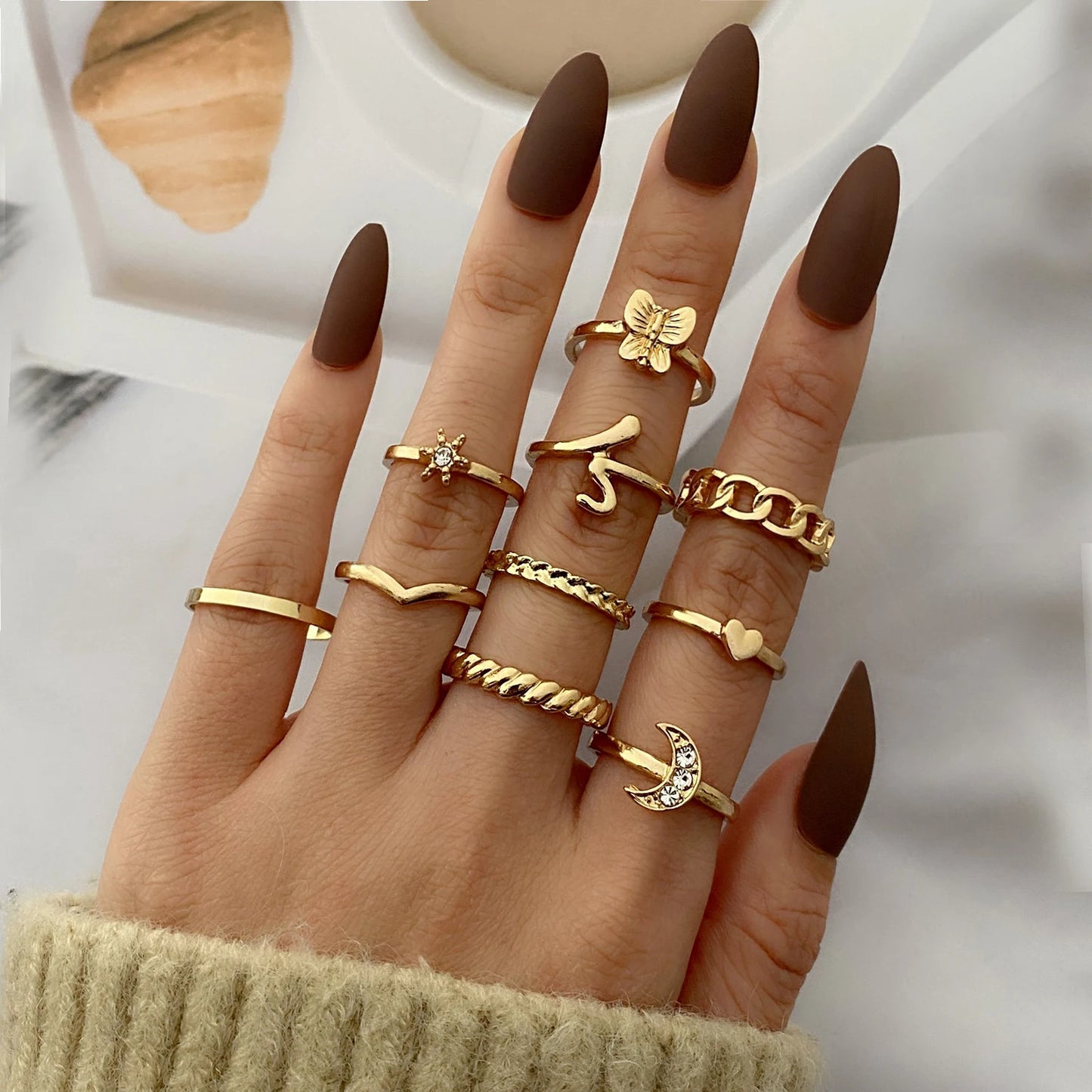 Fashion Hips Hops Jewelry Exaggerated Geometric Ring for Women Gold Plated Irregular Twist Finger Ring for Women Girls