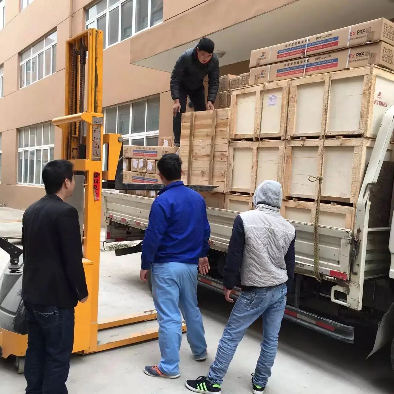 8m 800KG  Mobile Automatic Electric Scaffolding Small Lifting Platform for Construction