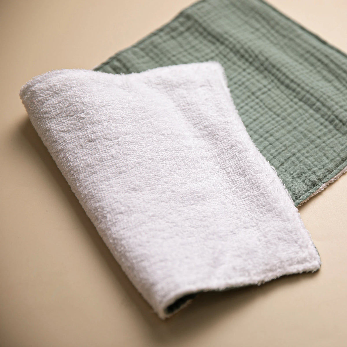 1PCS Newborn Baby Towel Soft Cotton Fabric Absorbent Gauze Bibs Feeding Bath Towel Baby Shower Gift Burp Cloth Kids Wipe