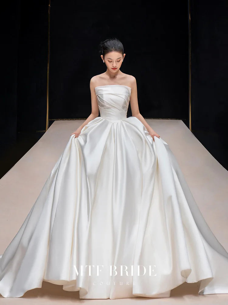 2025 Elegant Sleeveless Satin Ball Gown Wedding Dress Long Train Bridal Wedding Dress