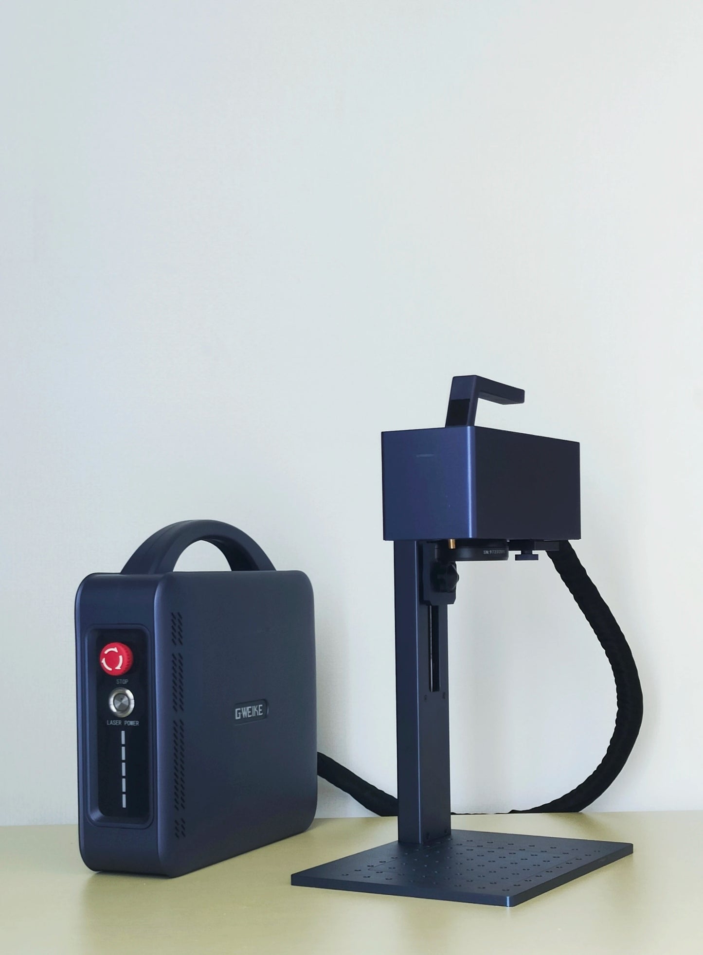 Fast Delivery GWEIKE G2 PRO DIY Mini Multi Function 6.5kg Portable 20W 30W Metal and Nometal Fiber Laser Marking Machine