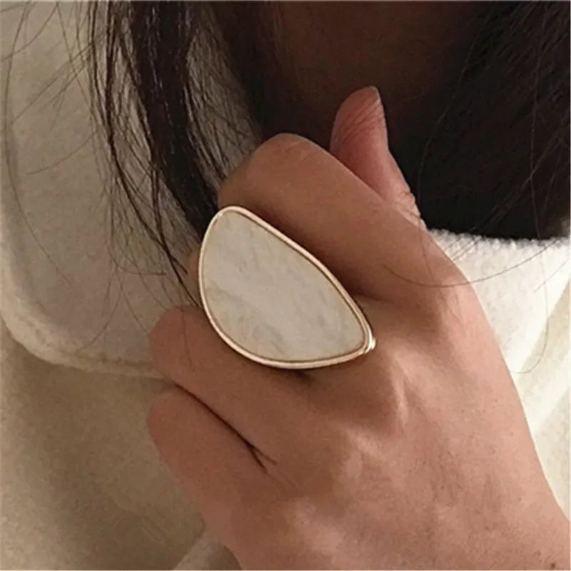 Fashion Hips Hops Jewelry Exaggerated Geometric Ring for Women Gold Plated Irregular Twist Finger Ring for Women Girls