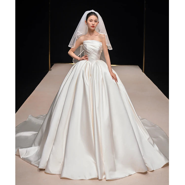 2025 Elegant Sleeveless Satin Ball Gown Wedding Dress Long Train Bridal Wedding Dress