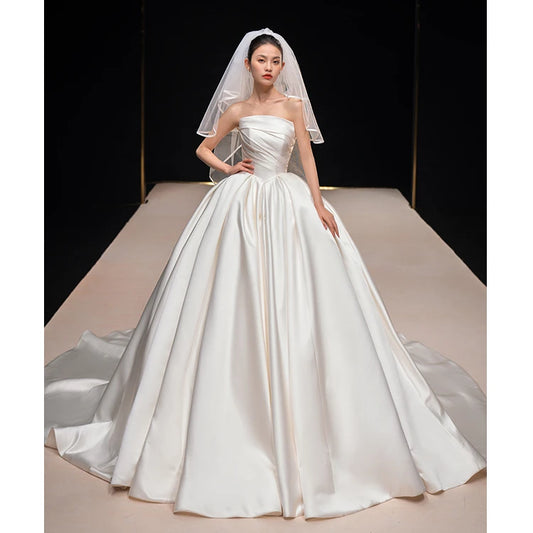 2025 Elegant Sleeveless Satin Ball Gown Wedding Dress Long Train Bridal Wedding Dress