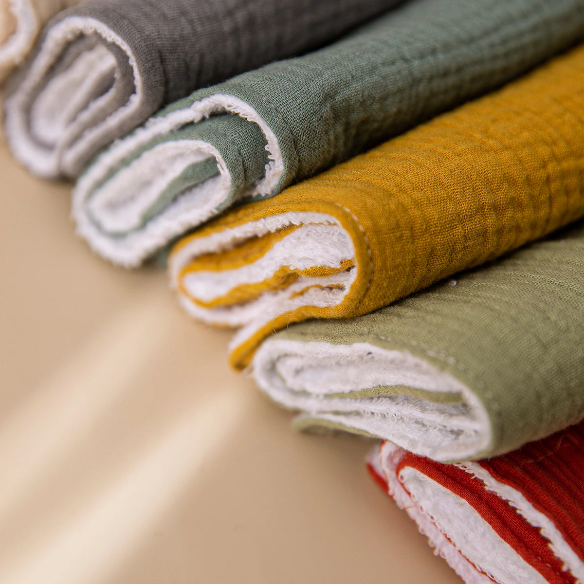 1PCS Newborn Baby Towel Soft Cotton Fabric Absorbent Gauze Bibs Feeding Bath Towel Baby Shower Gift Burp Cloth Kids Wipe