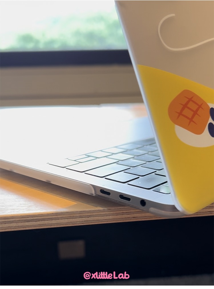 Laboratory Cute Transparent Light Protective Case