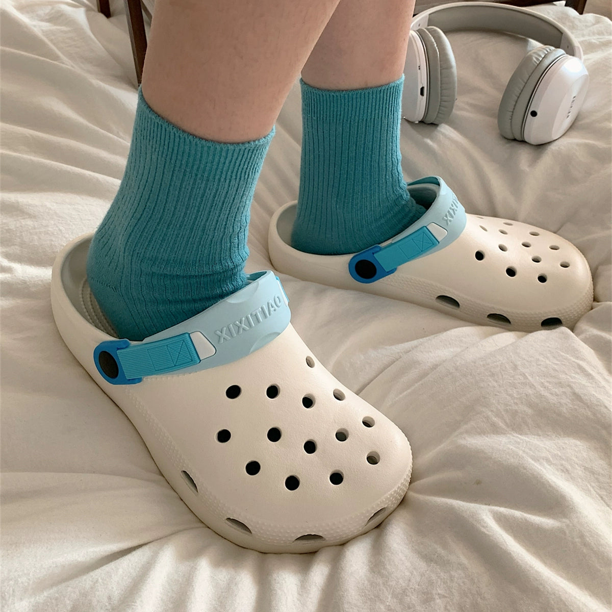 Thin Strip Fun Cartoon Funny Big Eye Couple Hole Shoes Outdoor Non-Slip Pump Beach Shoes Baby Boy and Girl Summer