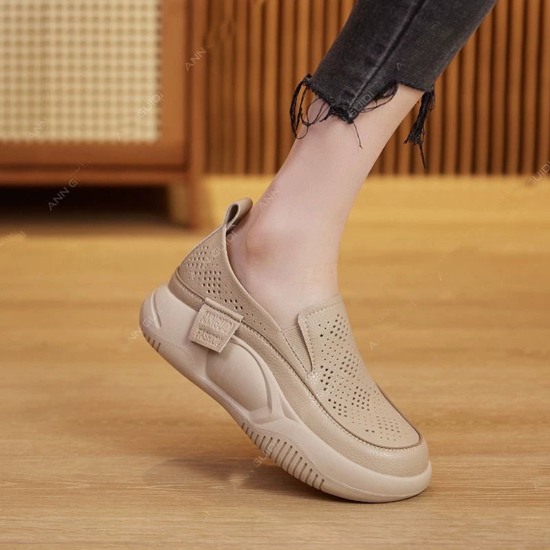 Warrior Women's Shoes Cut Out Hole Casual Soft Sole Shoes 2024 Summer New Arrival Thick Sole Slip-on Bean Bag Ins Sandals