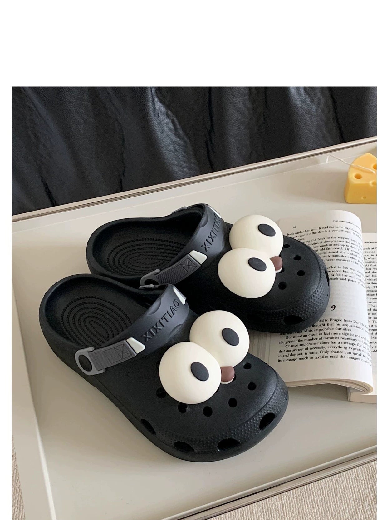 Thin Strip Fun Cartoon Funny Big Eye Couple Hole Shoes Outdoor Non-Slip Pump Beach Shoes Baby Boy and Girl Summer