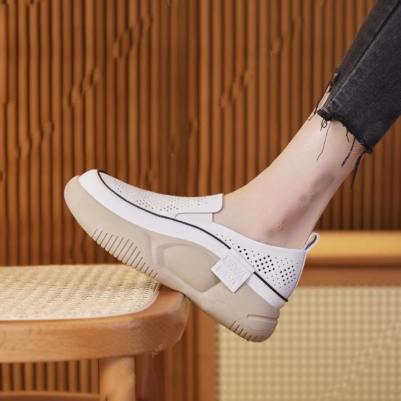 Warrior Women's Shoes Cut Out Hole Casual Soft Sole Shoes 2024 Summer New Arrival Thick Sole Slip-on Bean Bag Ins Sandals