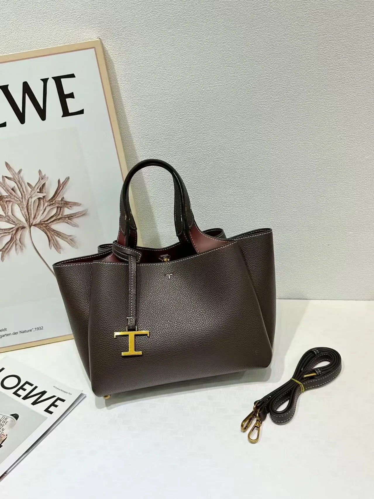 Fashionable Minimalist Diaper Bag: Elegant Crossbody Messenger Bag For Women With Luxury Designer Logo And Large Capacity