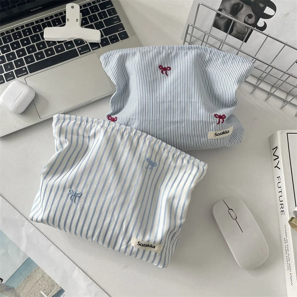 Blue Plaid Embroidery Floral Makeup Bag for Women Brush Lipstick Organizer Pouch Travel Cosmetic Storage Toiletry Wash Case Bag