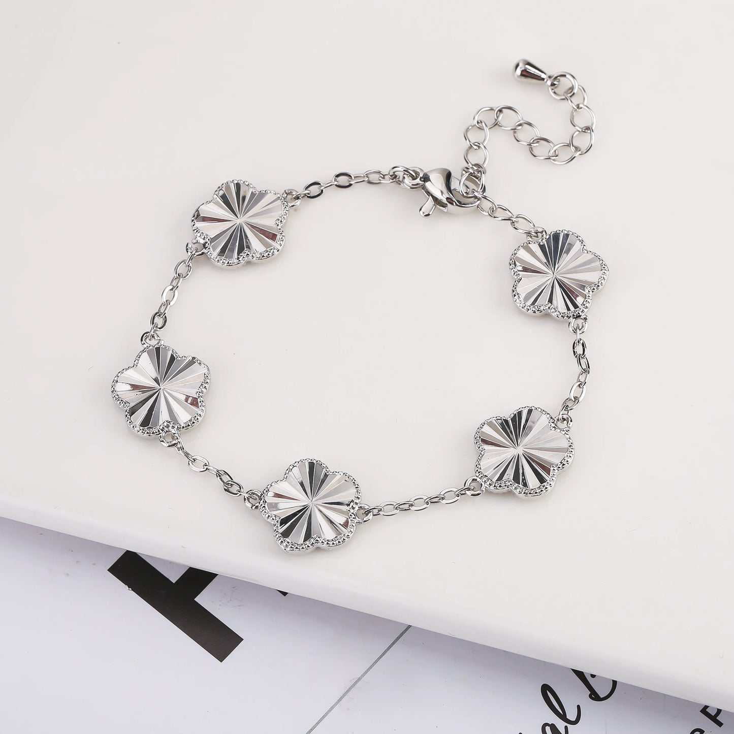 New Double Sided Minimalist Metal Jewelry Set With New Design Plum Blossom Plant Five Leaf Flower Gift For Women's Clover
