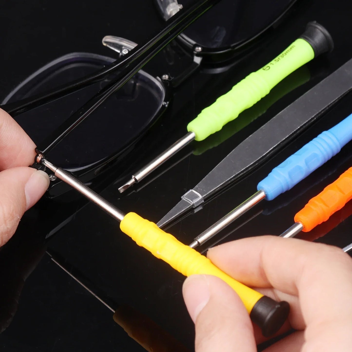 22 in 1 Mobile Phone Repair Tools Opening Screwdriver Set Disassemble Hand Tool Kit for iPhone iPad Laptop Computer Opening Tool