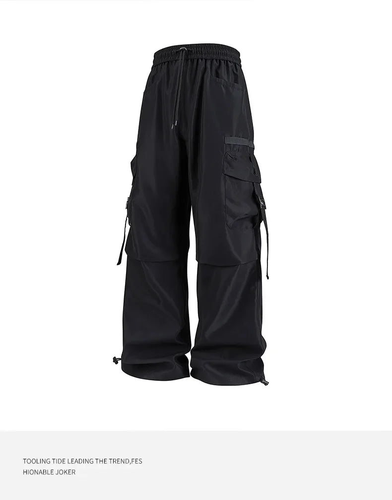 Men's sportswear pants are simple, versatile, retro and fashionable with large pleated pockets for outdoor work