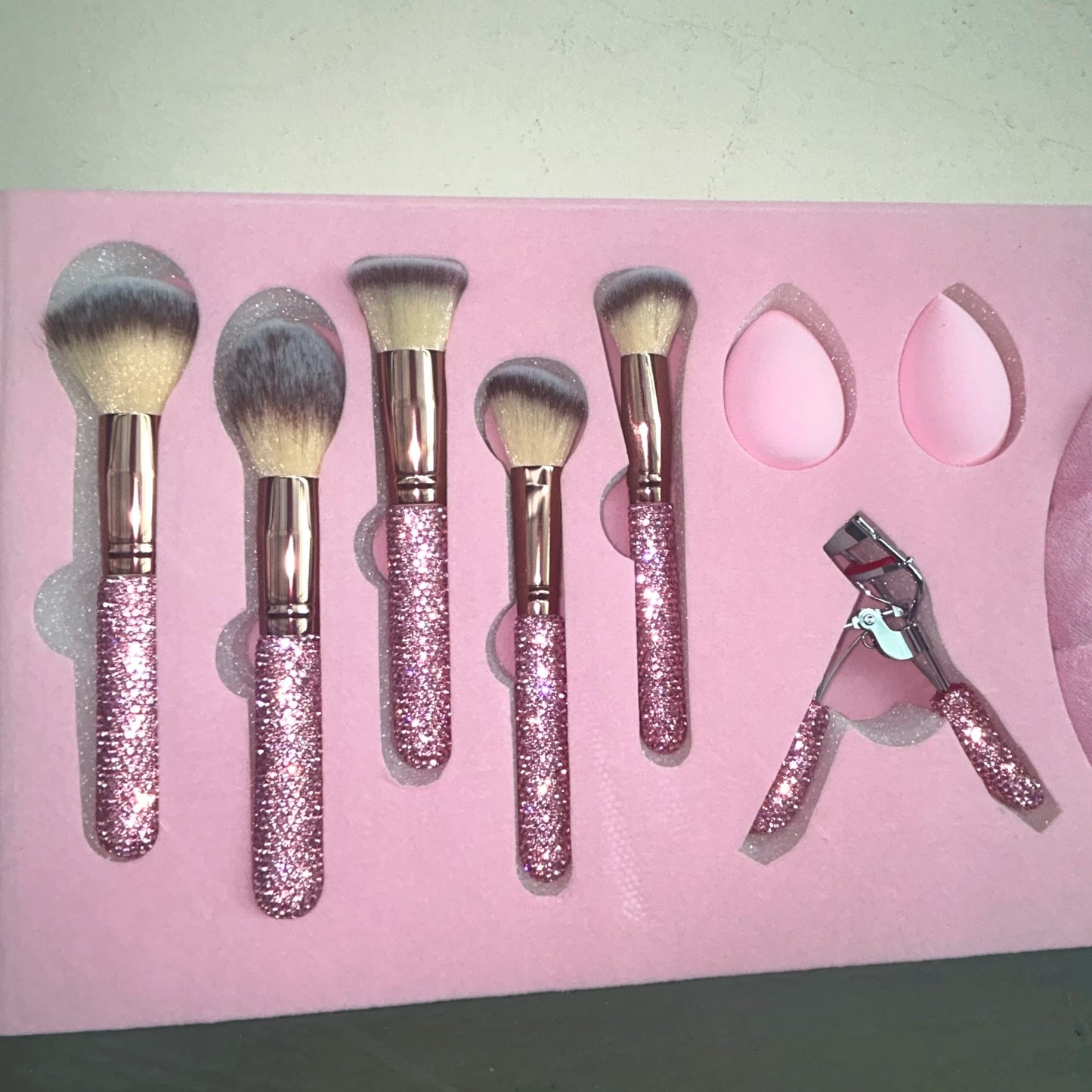 Professional 23pcs Crystal Diamond Makeup Brush Set Rhinestone MakeupBrush Set Gifts for Woman Unique Bling Glam Makeup Brushes