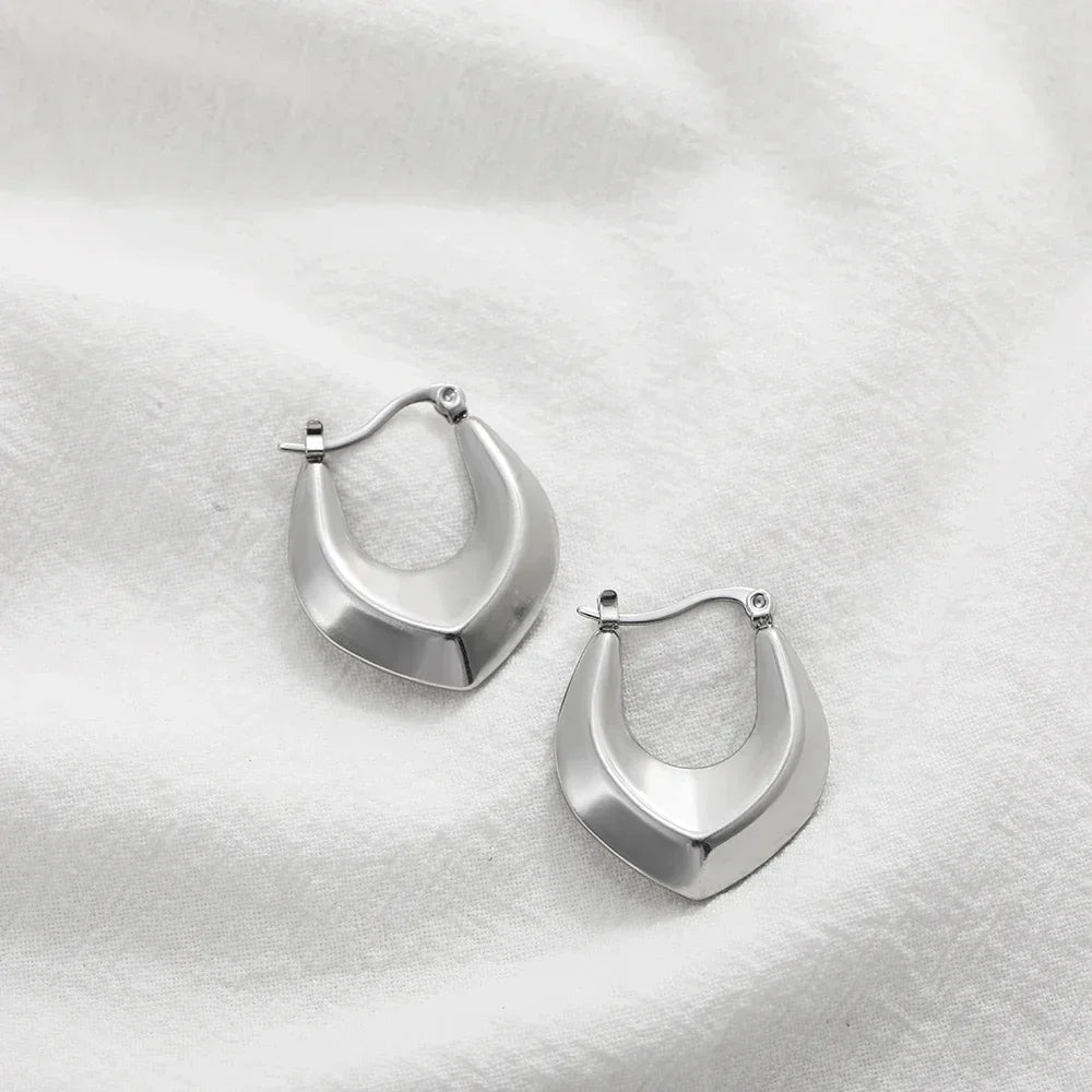 New Trend Silver Color Polished Stainless Steel CC Circle Chunky Hoop Earrings Twist PVD Dome Lightweight Hammered Drop Earrings