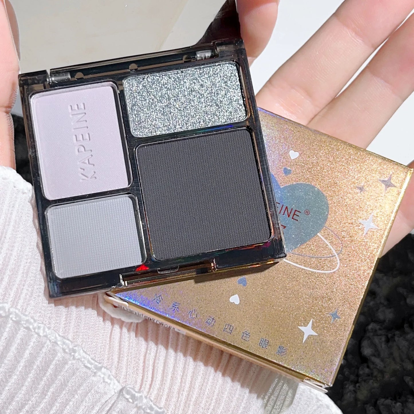 Four-color eyeshadow disc fine glitter pearlescent matte blue milk tea color mini eyeshadow student makeup