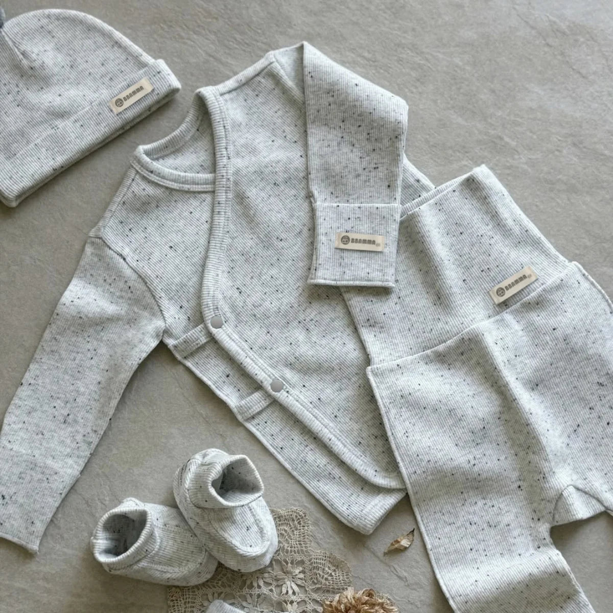 2026 Autumn New Baby Home Clothes Set Infant Boy Girl Long Sleeve Tops + High Waisted Pants + Hat 3pcs Suit Newborn Outfits