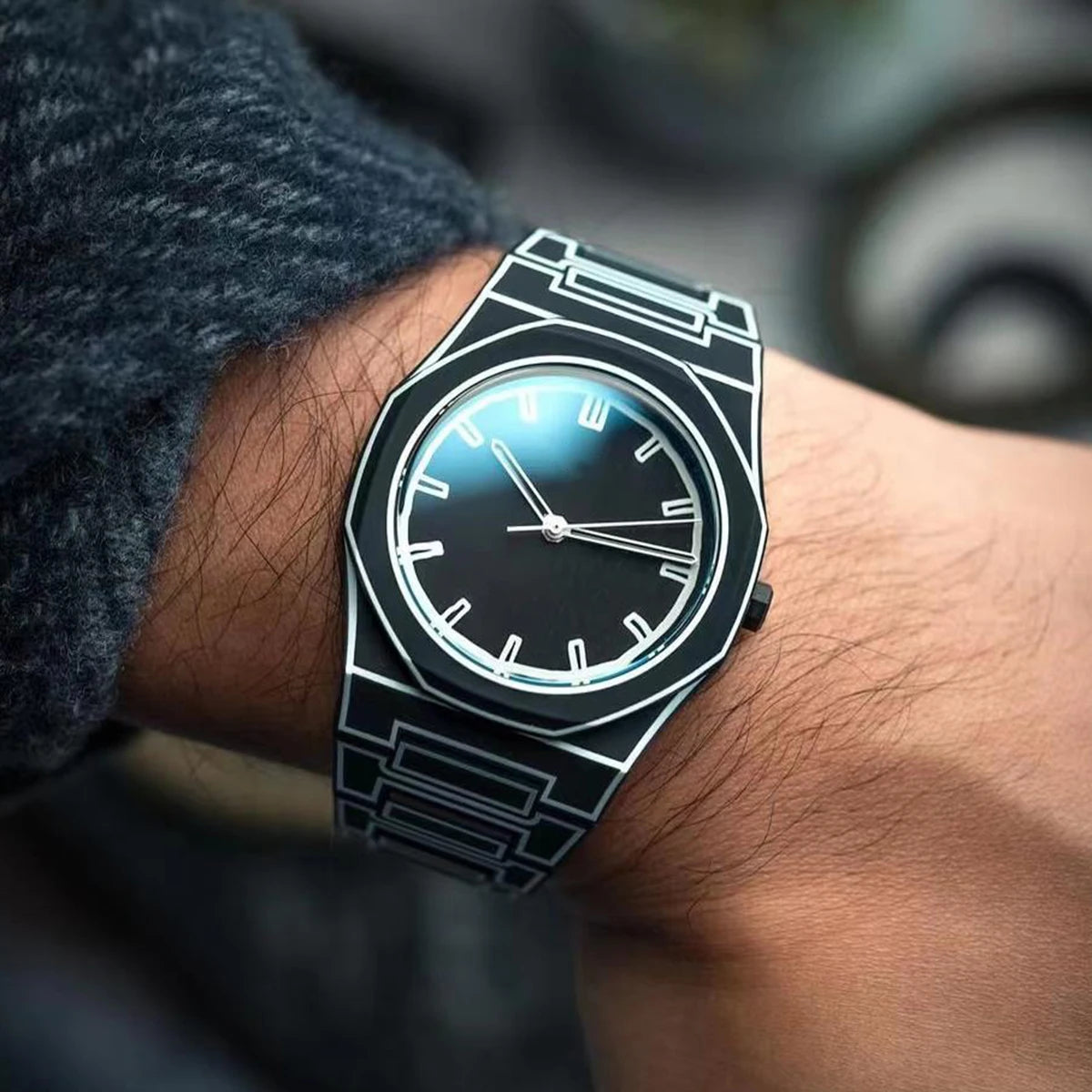 SHUAIKE 1142-14 Creative Fashion Sports and Leisure Style Lightweight Waterproof Sketching Quartz Watch for Men and Women