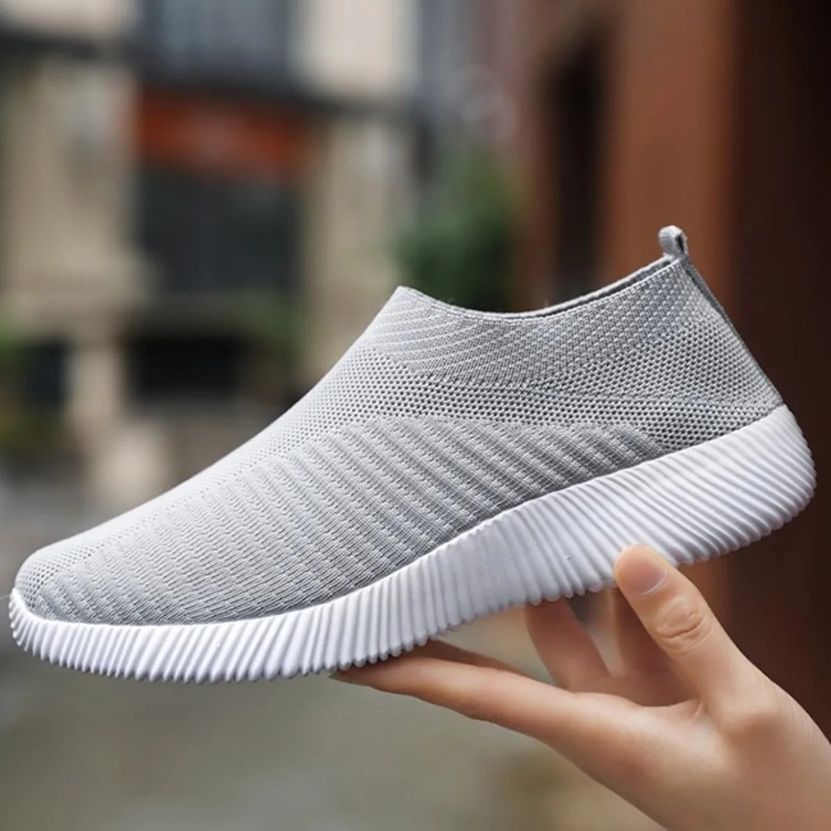 Ladies Casual Shoes Lightweight Comfortable Outdoor Walking Shoes Solid Color Soft Sole Slip-On Flats Sneaker Shoes For Women