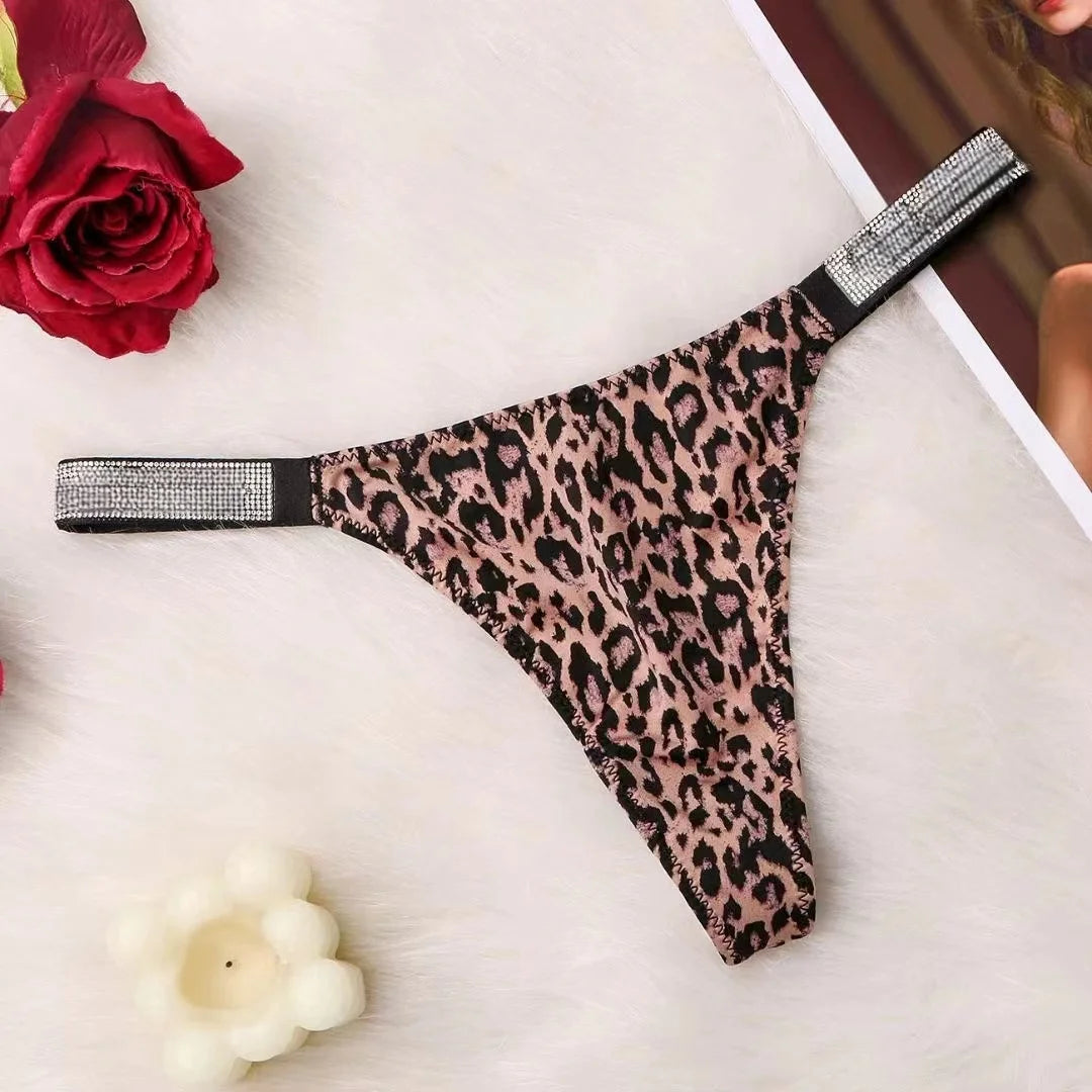 Fashion large size printed women's underwear comfortable rhinestone sexy underwear pink brand thong seamless t-pants metal chain