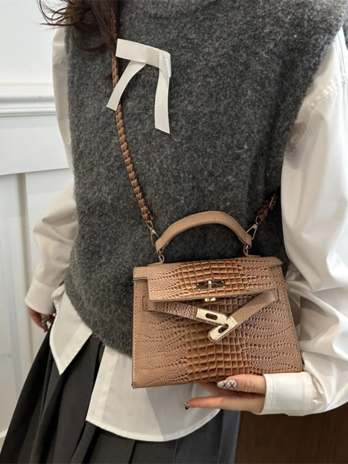Fashionable  Handbag Women's Shoulder Bag Versatile Crossbody Small Square Bag Elegant Single-Strap Handbag