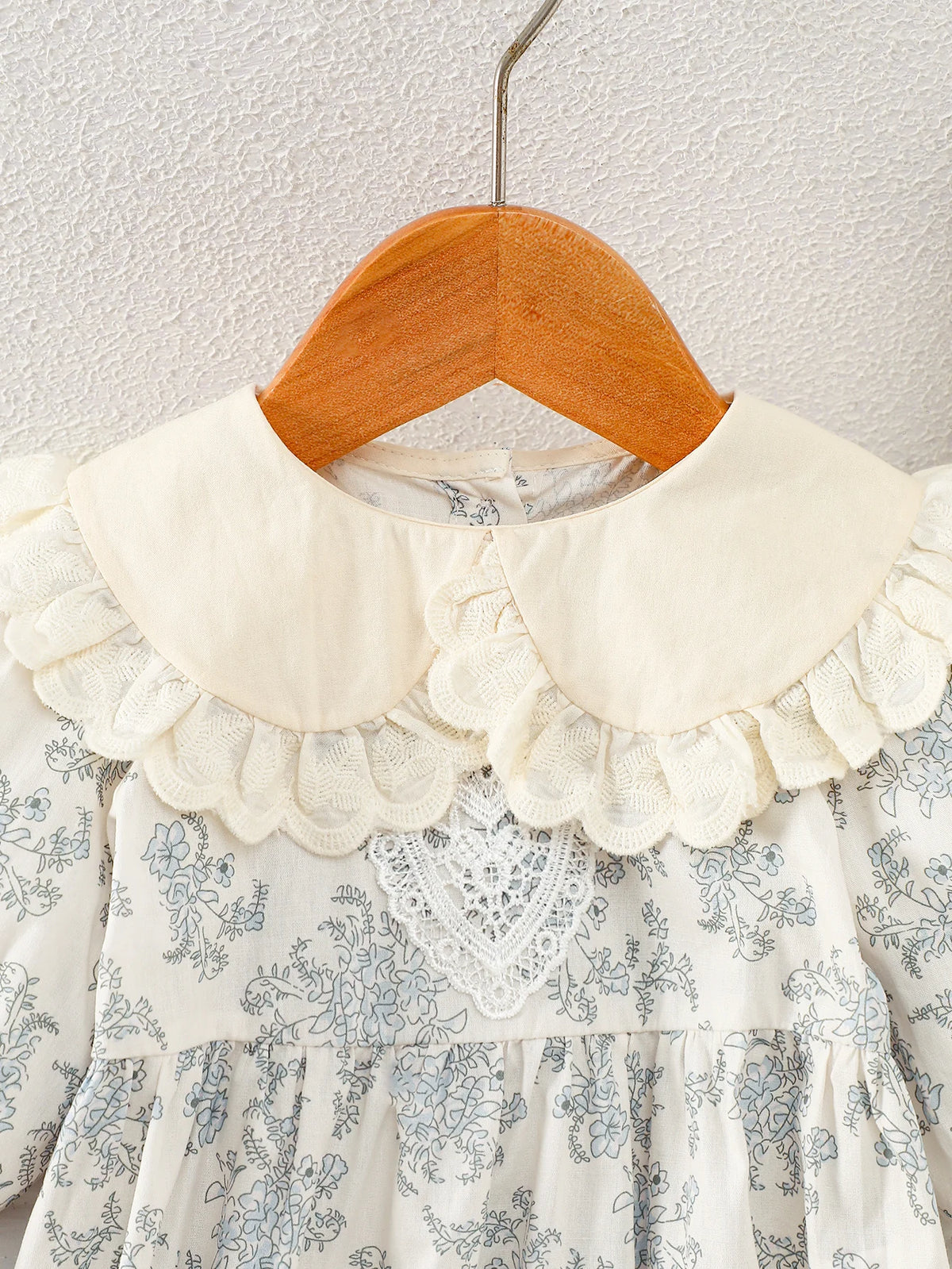 Baby Blue Floral Long-Sleeve Romper, Spring and Autumn Lace Collar Baby Jumpsuit, Fresh Forest Style Newborn Onesie