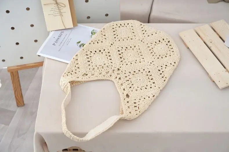 Women Shouder Bag Bohemian Straw Underarm Bag Summer Beach Woven Armpit Bag Hollow Flower Casual Crochet Tote Shopping Bags