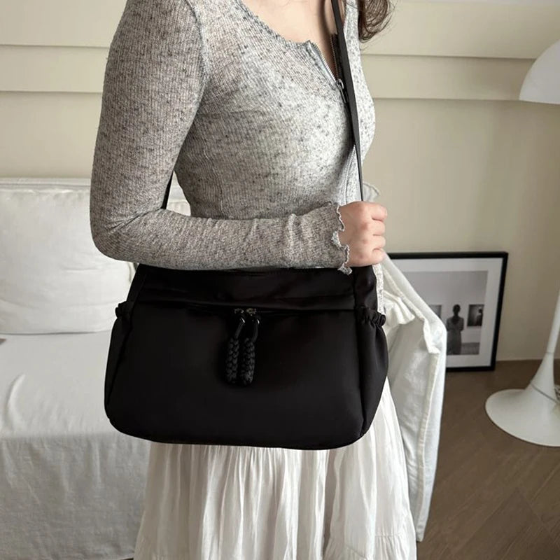 New Style Crossbody Handbag for Women, Fashionable Mini Street Small Shoulder Bag, Lightweight and Single-Shoulder Design.