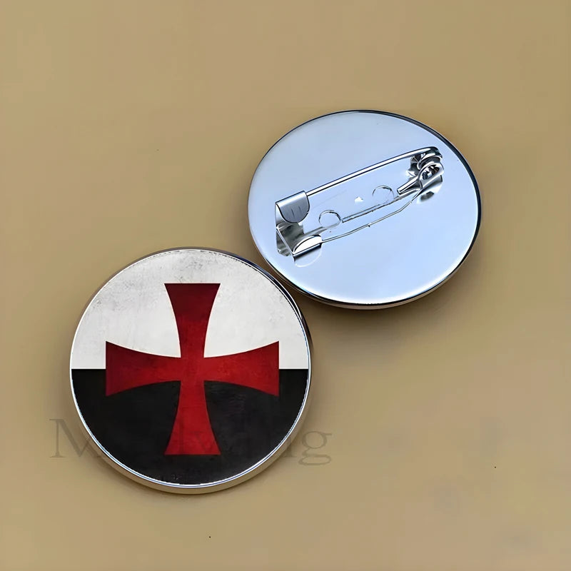 New Knights Templar brooch men's Red Cross Freemason emblem glass lapel badge hat backpack pin