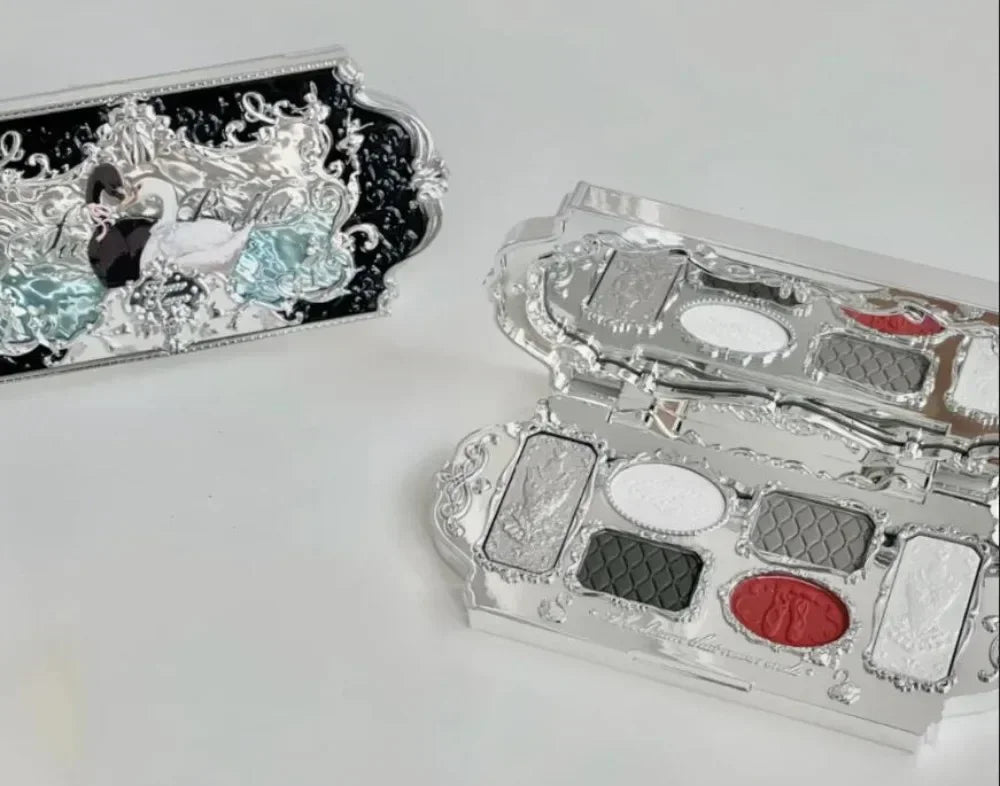 Makeup Set Flower Knows Strawberry Cupid Collection 6 Color Eyeshadow Palette Embossed Blusher Shine Lipstick Kit Maquiagem