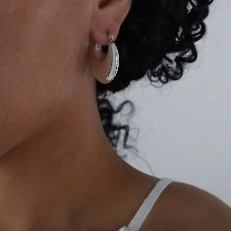 New Trend Silver Color Polished Stainless Steel CC Circle Chunky Hoop Earrings Twist PVD Dome Lightweight Hammered Drop Earrings