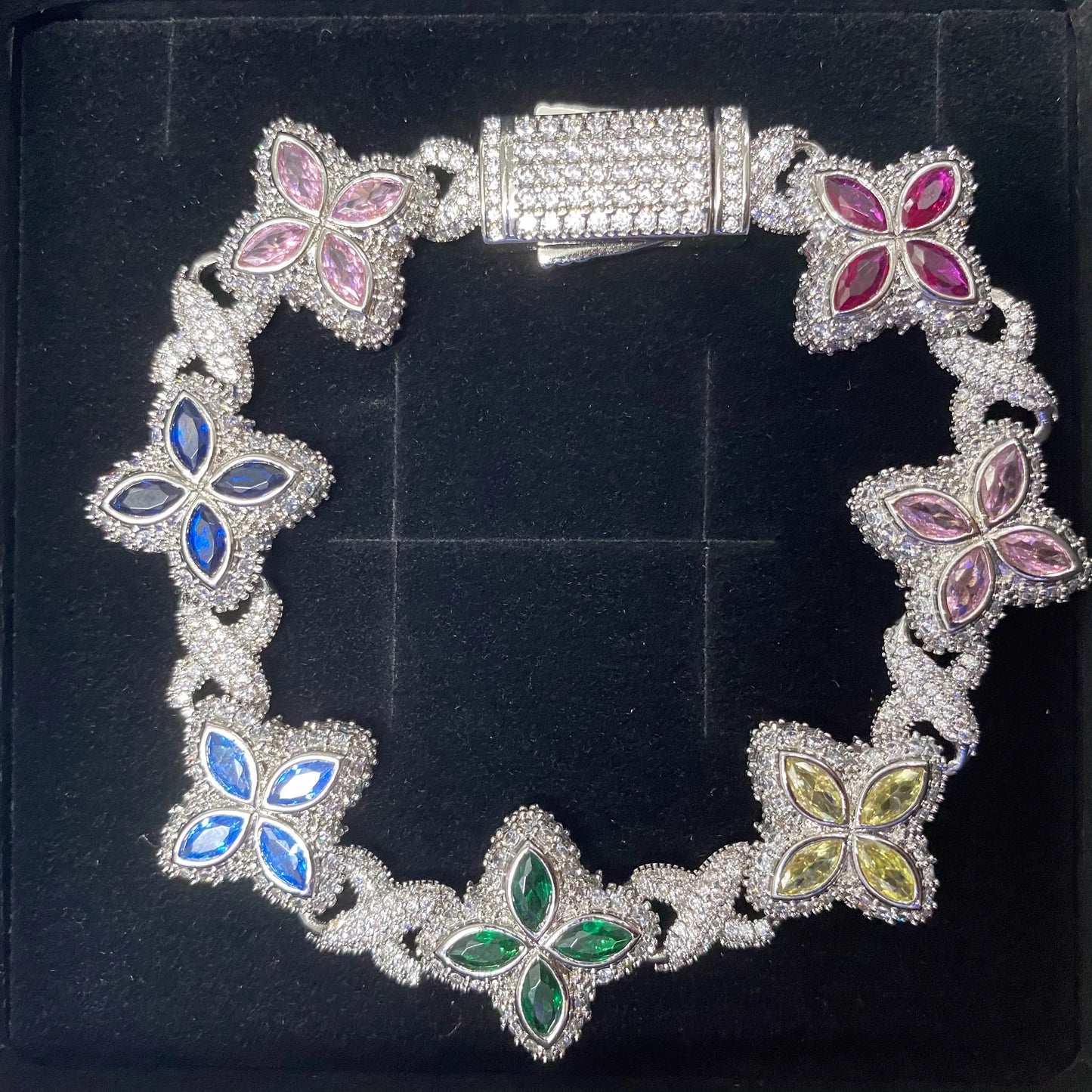 UWIN Multi Color CZ Floral Inifinity Chain Necklaces Pave Setting AAAAA Cubic Zircon Clover Necklace Fashion Jewelry for Gift