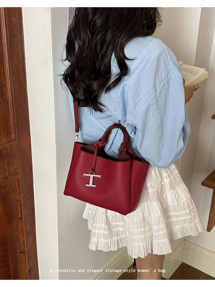 Unique High-End Leather Diaper Bag: Elegant Crossbody Messenger Bag For Women With Vintage Designer Look And Large Capacity