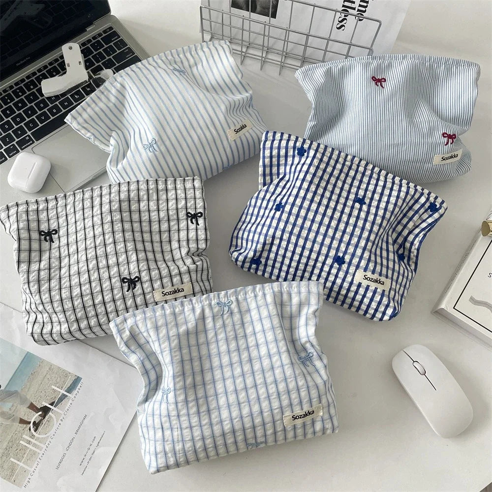 Blue Plaid Embroidery Floral Makeup Bag for Women Brush Lipstick Organizer Pouch Travel Cosmetic Storage Toiletry Wash Case Bag