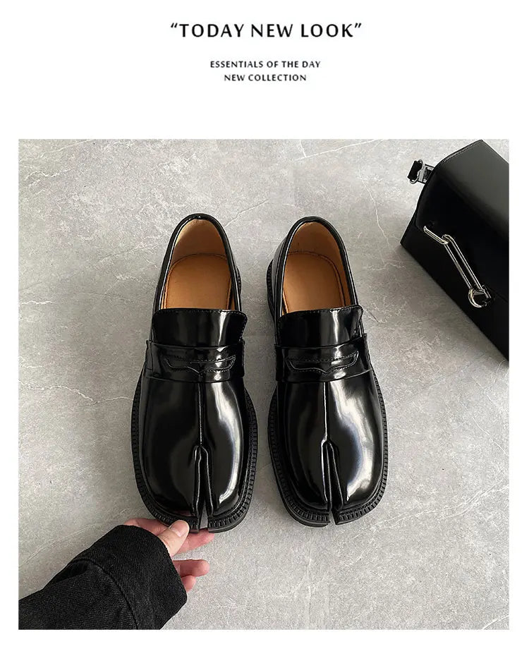 Split toe horseshoe shoes for men's thick sole Loafer shoes Tabi shoes patent leather Korean version trend casual leather shoes