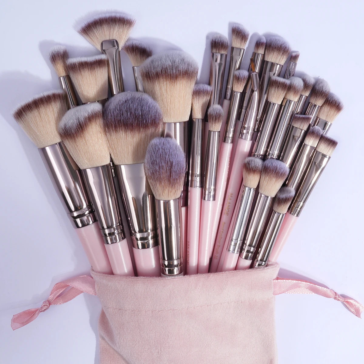 Professional Makeup Brush Set 30pcs Foundation Concealers Eye Shadows Powder Blush Blending Brushes Beauty Tools with Bag Kit