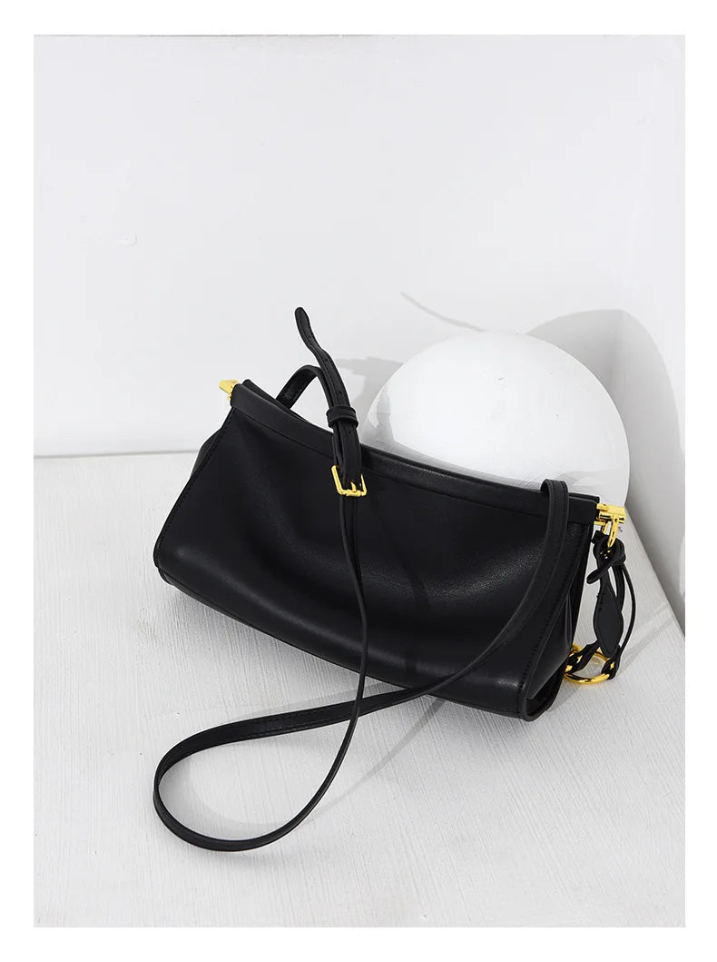 Fashionable Crossbody Bag for Women, Lightweight and Versatile Shoulder Bag, Mobile Phone Bag, Color-Blocking Design, Niche High-End Commuter Bag