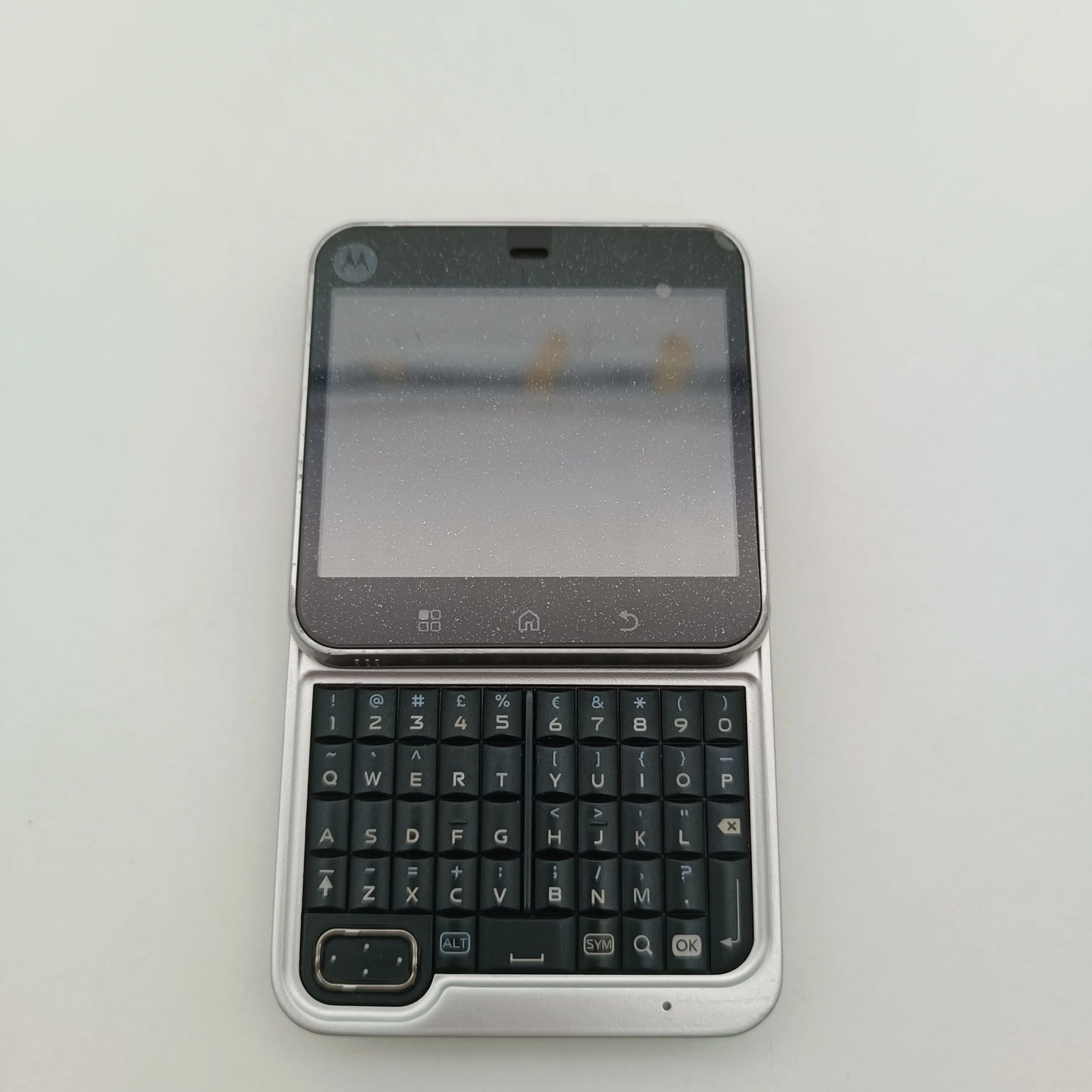 Original Motorola FlipOut MB511 Unlocked Refurbished Mobile Phone GSM 850 / 900 / 1800 / 1900 Good Quality Only Support English