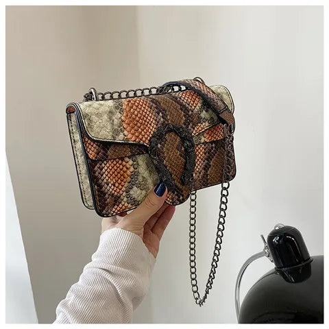 2025 New Vintage Intricate Embroidery Small Crossbody Bag for Women Luxury Craftsmanship Office To Outing Transition Timeless