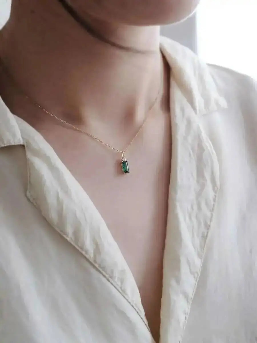 GOLDtutu Pure 9K Gold Necklace Pendant for Grandmother Green Rectangular Diamond, Mini Temperament Retro, kj450