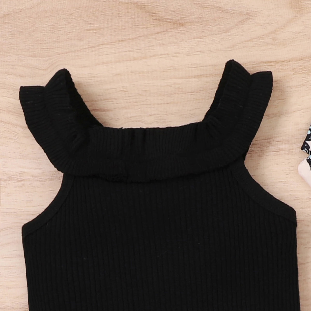 Summer Boys and Girls Are Comfortable and Cute 0-1 Years Old, Three-Piece Set with Pit Strip Suspenders + Shorts