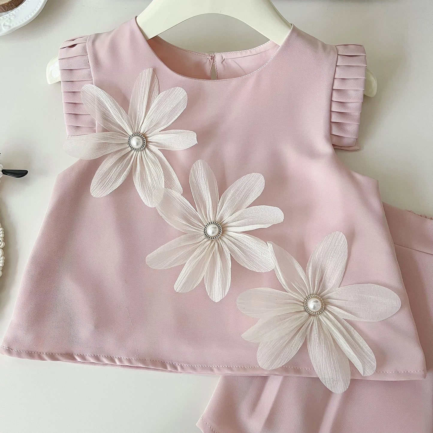 Children's Suit For Girls Summer Cute Three Flowers Short Sleeve Tshirt + Shorts 2 PC Sets Casual Outfit Baby Kids Clothing ﻿